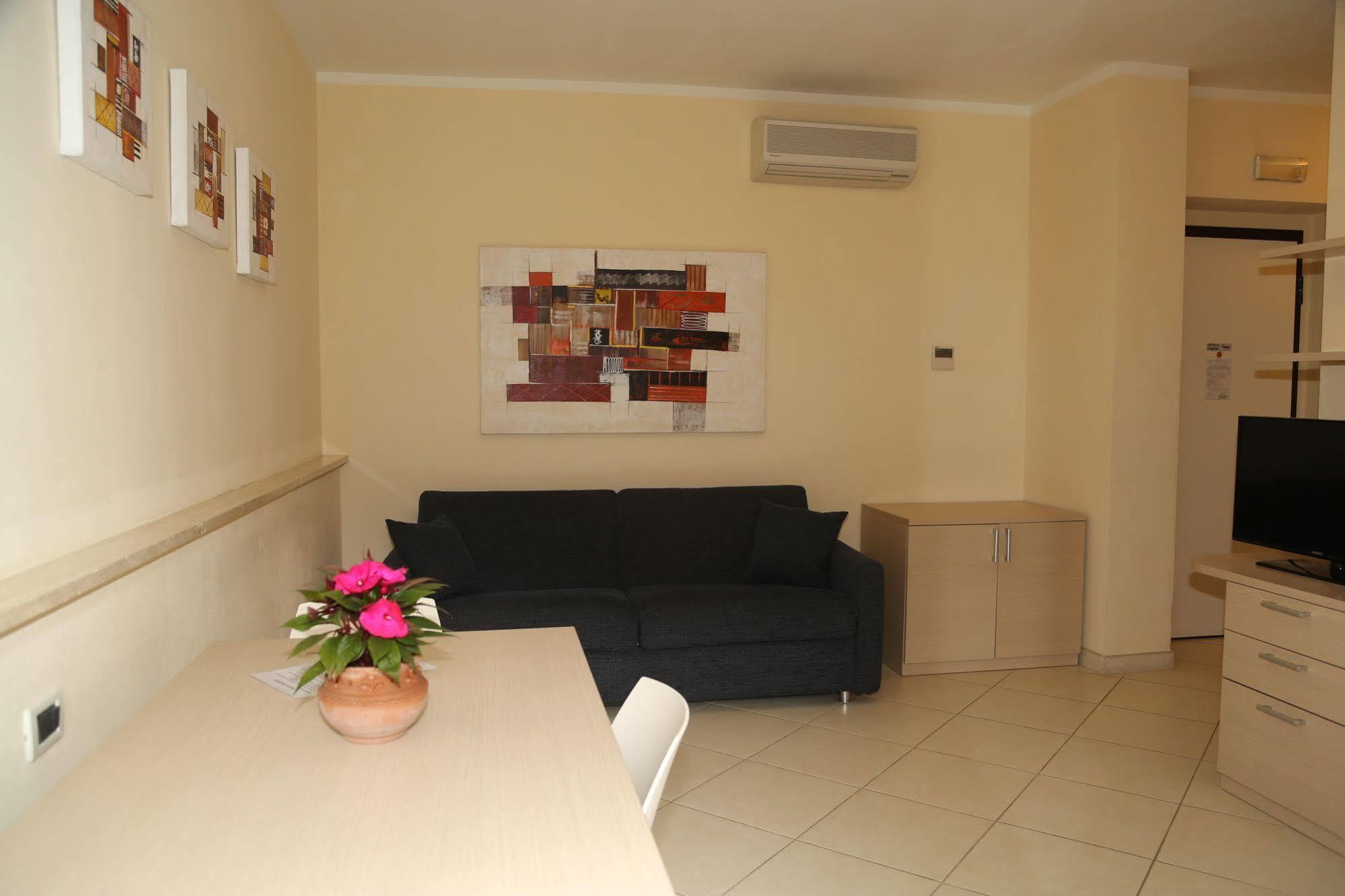 Aparthotel Colombo Viareggio